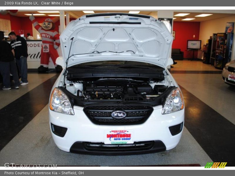 Clear White / Beige 2009 Kia Rondo LX