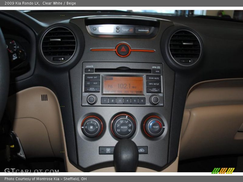 Clear White / Beige 2009 Kia Rondo LX
