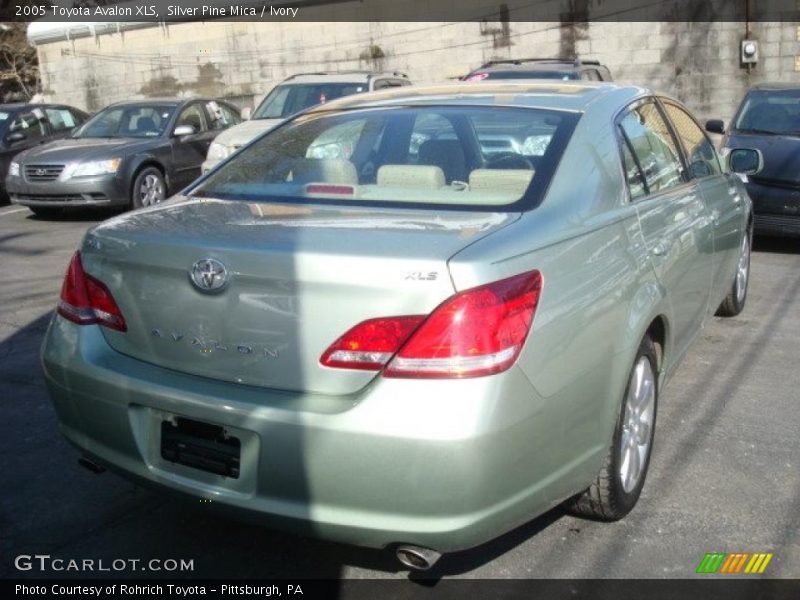 Silver Pine Mica / Ivory 2005 Toyota Avalon XLS