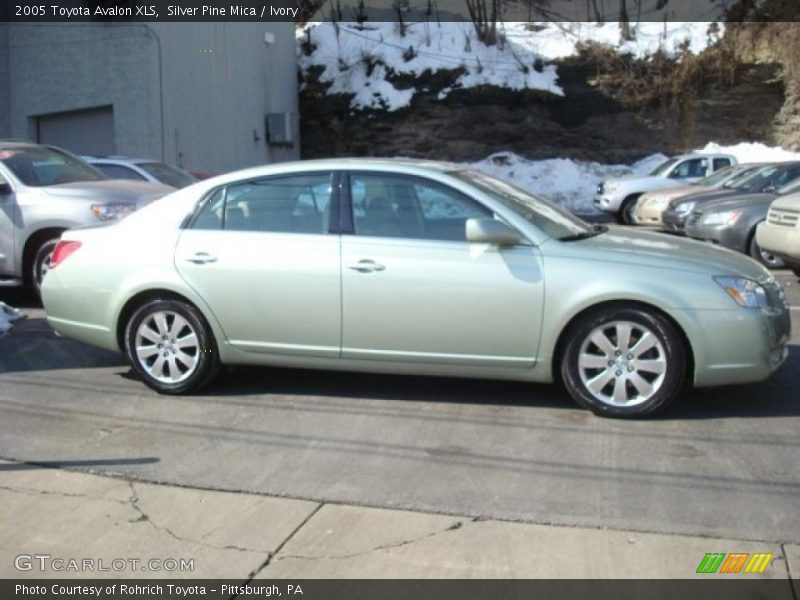 Silver Pine Mica / Ivory 2005 Toyota Avalon XLS