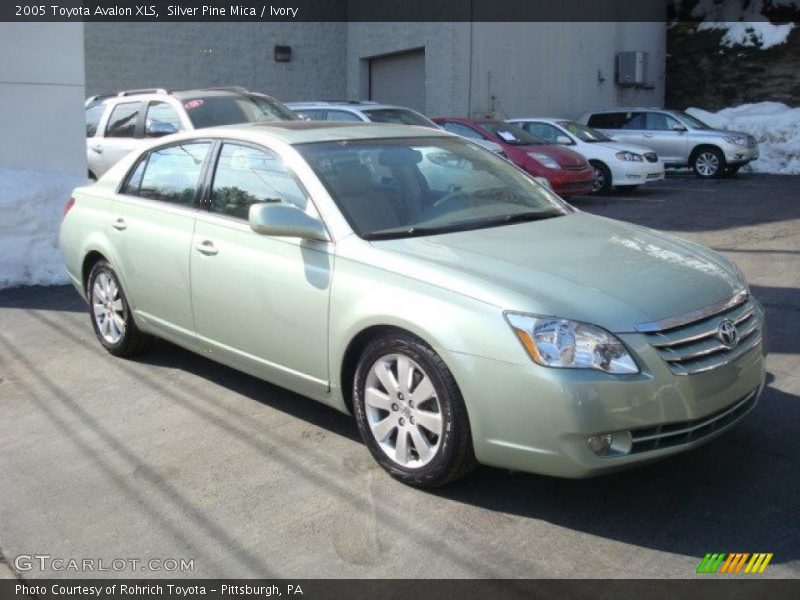 Silver Pine Mica / Ivory 2005 Toyota Avalon XLS