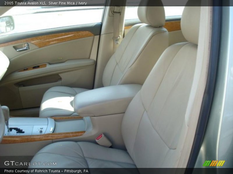 Silver Pine Mica / Ivory 2005 Toyota Avalon XLS