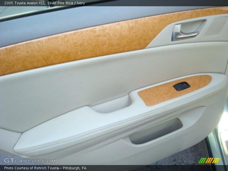 Silver Pine Mica / Ivory 2005 Toyota Avalon XLS