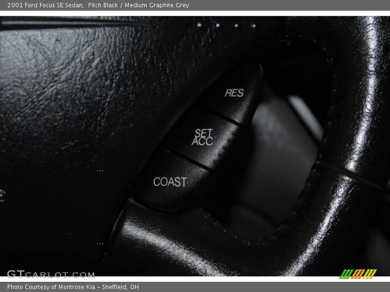 Pitch Black / Medium Graphite Grey 2001 Ford Focus SE Sedan