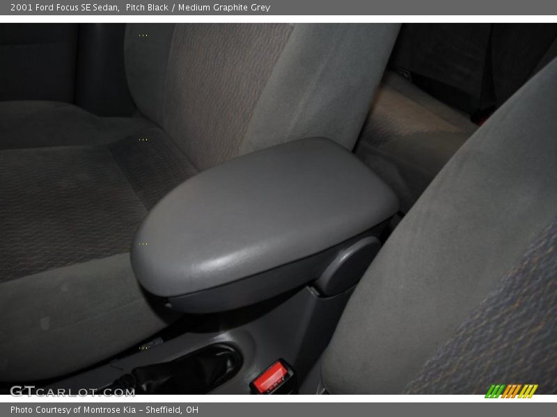 Pitch Black / Medium Graphite Grey 2001 Ford Focus SE Sedan