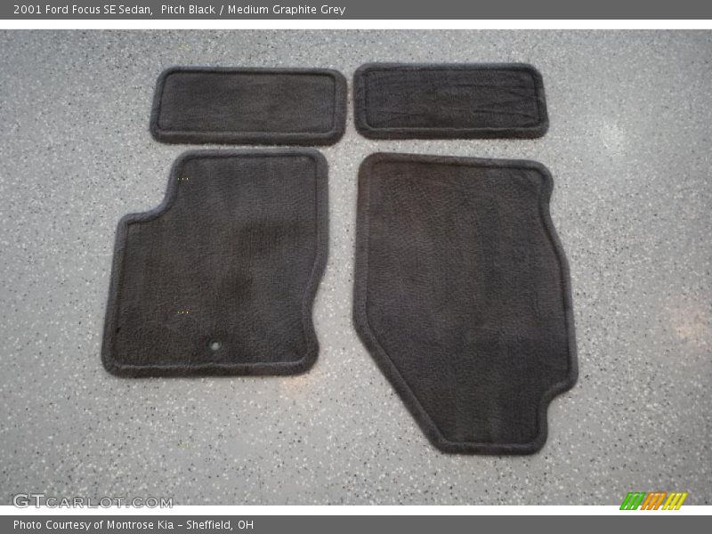 Pitch Black / Medium Graphite Grey 2001 Ford Focus SE Sedan