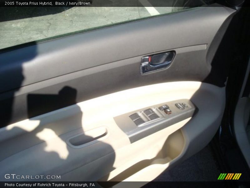 Black / Ivory/Brown 2005 Toyota Prius Hybrid