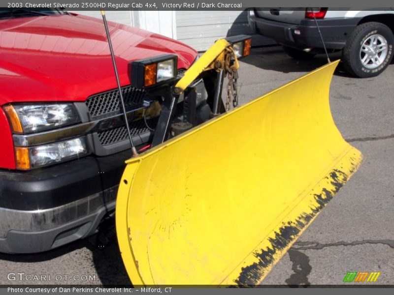 Victory Red / Dark Charcoal 2003 Chevrolet Silverado 2500HD Regular Cab 4x4