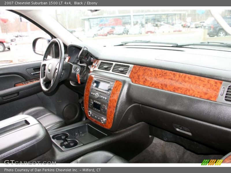 Black / Ebony 2007 Chevrolet Suburban 1500 LT 4x4
