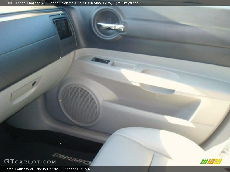 Bright Silver Metallic / Dark Slate Gray/Light Graystone 2006 Dodge Charger SE