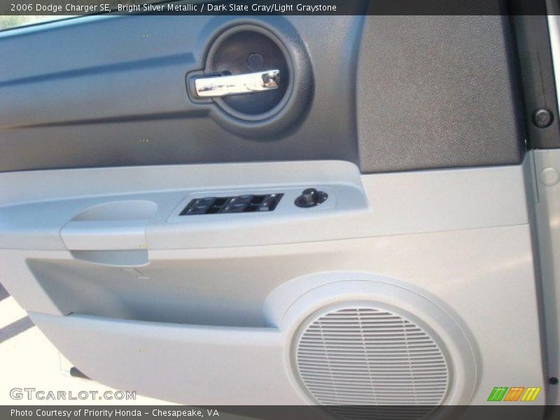 Bright Silver Metallic / Dark Slate Gray/Light Graystone 2006 Dodge Charger SE