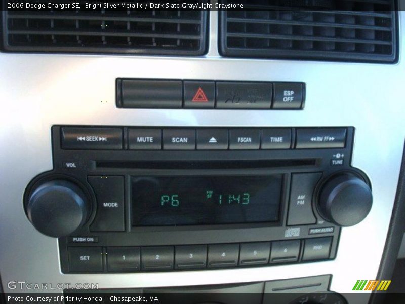 Bright Silver Metallic / Dark Slate Gray/Light Graystone 2006 Dodge Charger SE