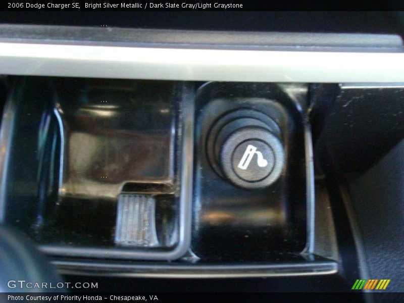 Bright Silver Metallic / Dark Slate Gray/Light Graystone 2006 Dodge Charger SE