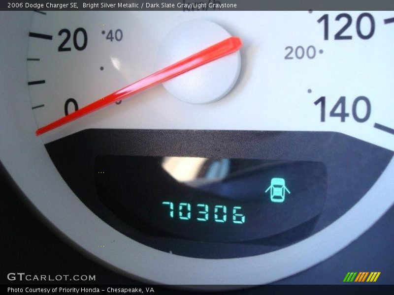 Bright Silver Metallic / Dark Slate Gray/Light Graystone 2006 Dodge Charger SE