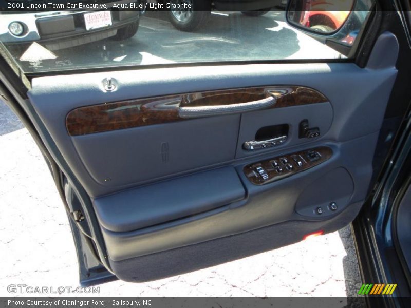 Aqua Blue / Light Graphite 2001 Lincoln Town Car Executive