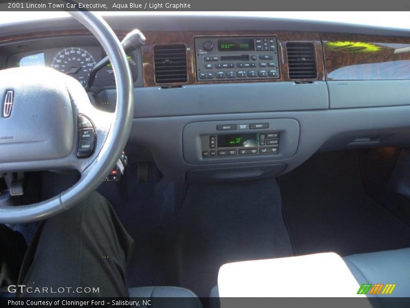 Aqua Blue / Light Graphite 2001 Lincoln Town Car Executive