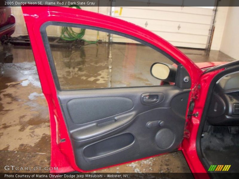 Flame Red / Dark Slate Gray 2005 Dodge Neon SE