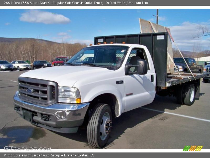 Oxford White / Medium Flint 2004 Ford F550 Super Duty XL Regular Cab Chassis Stake Truck
