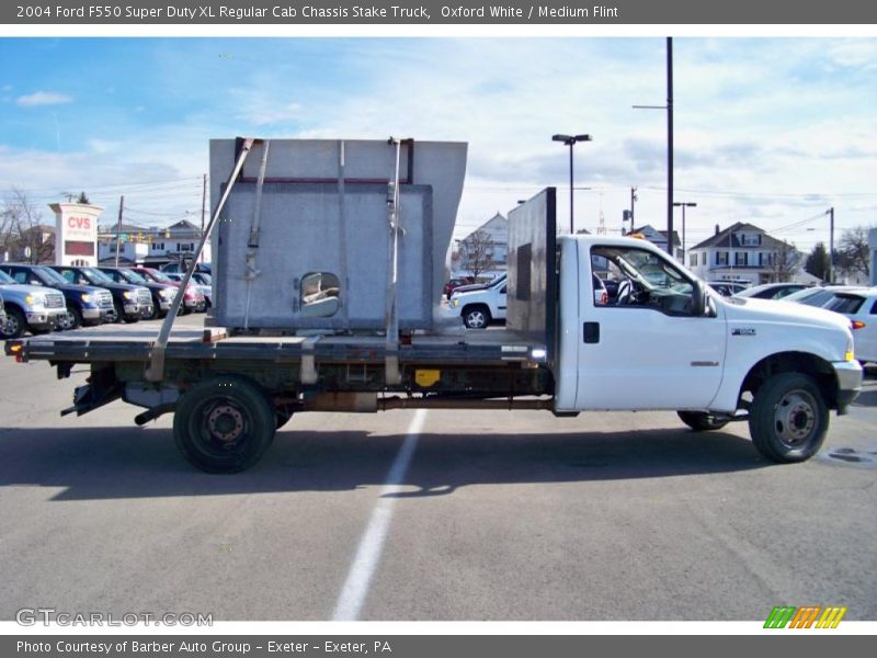 Oxford White / Medium Flint 2004 Ford F550 Super Duty XL Regular Cab Chassis Stake Truck