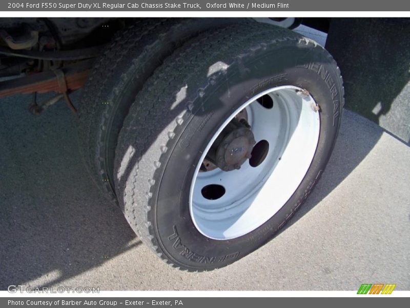 Oxford White / Medium Flint 2004 Ford F550 Super Duty XL Regular Cab Chassis Stake Truck