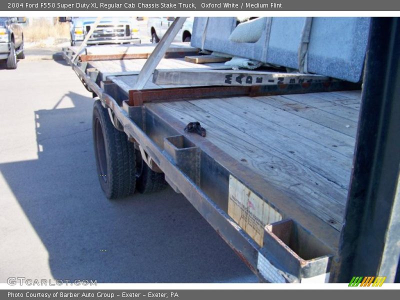Oxford White / Medium Flint 2004 Ford F550 Super Duty XL Regular Cab Chassis Stake Truck
