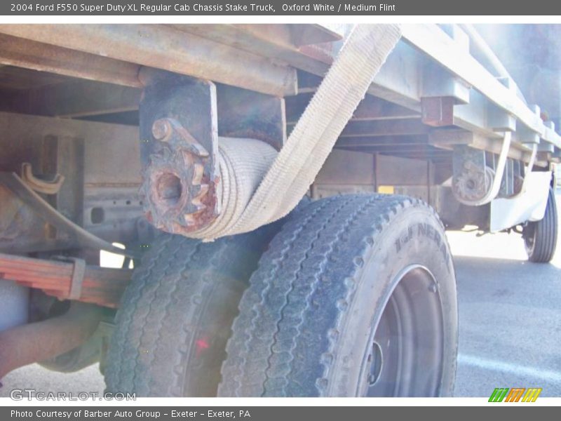 Oxford White / Medium Flint 2004 Ford F550 Super Duty XL Regular Cab Chassis Stake Truck