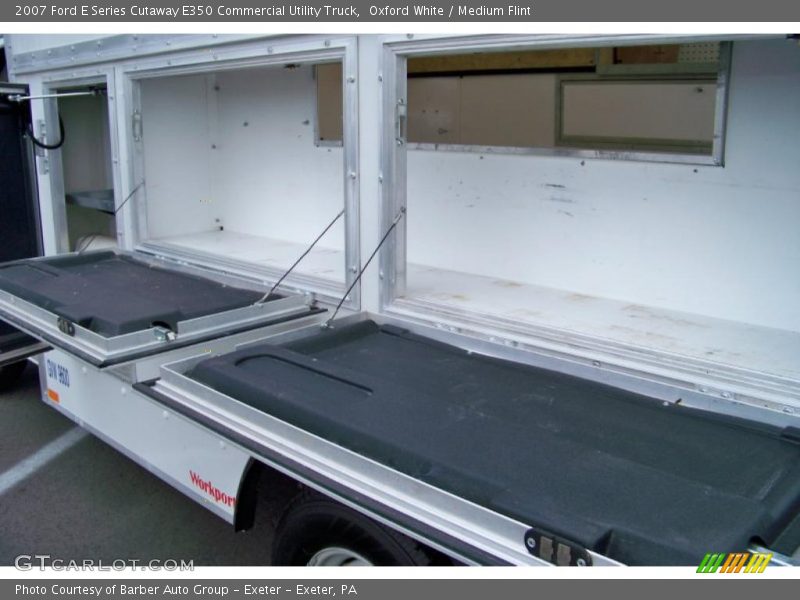 Oxford White / Medium Flint 2007 Ford E Series Cutaway E350 Commercial Utility Truck