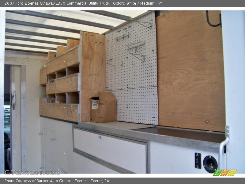 Oxford White / Medium Flint 2007 Ford E Series Cutaway E350 Commercial Utility Truck