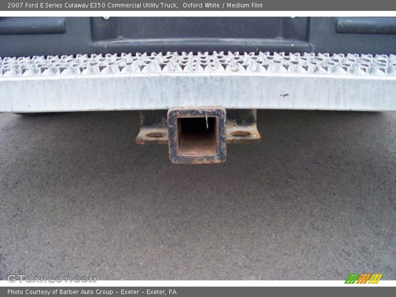 Oxford White / Medium Flint 2007 Ford E Series Cutaway E350 Commercial Utility Truck