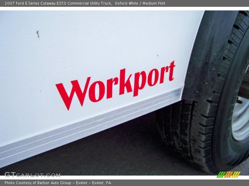 Oxford White / Medium Flint 2007 Ford E Series Cutaway E350 Commercial Utility Truck