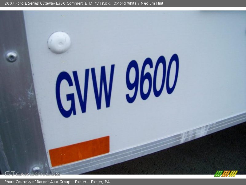 Oxford White / Medium Flint 2007 Ford E Series Cutaway E350 Commercial Utility Truck