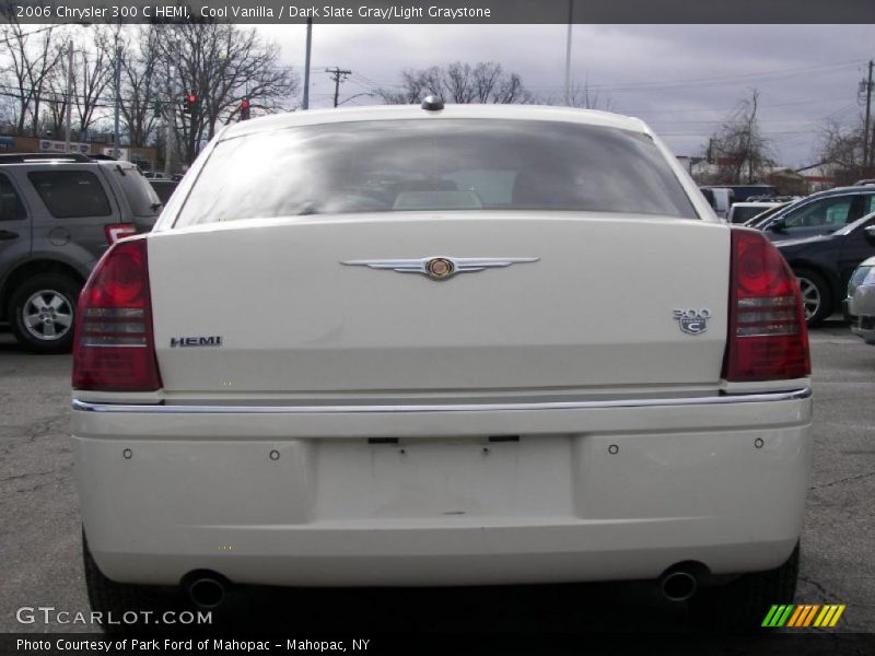 Cool Vanilla / Dark Slate Gray/Light Graystone 2006 Chrysler 300 C HEMI