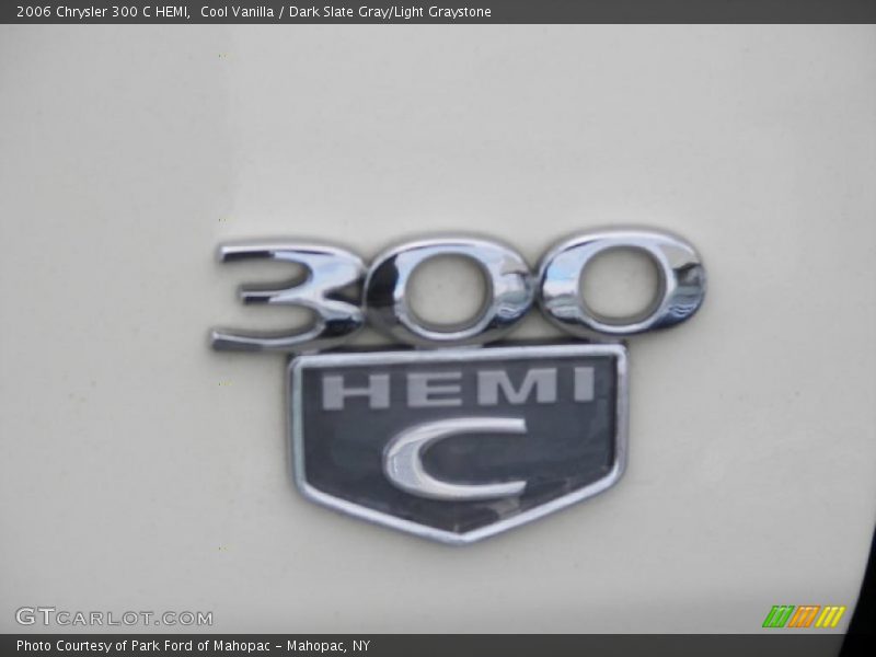 Cool Vanilla / Dark Slate Gray/Light Graystone 2006 Chrysler 300 C HEMI