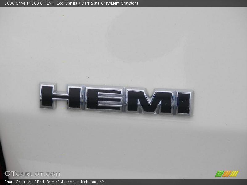 Cool Vanilla / Dark Slate Gray/Light Graystone 2006 Chrysler 300 C HEMI