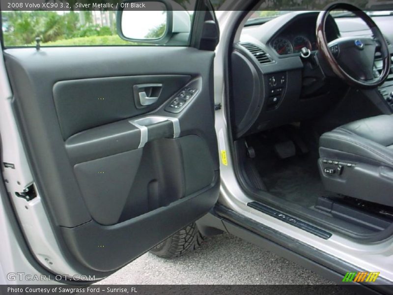 Silver Metallic / Off Black 2008 Volvo XC90 3.2