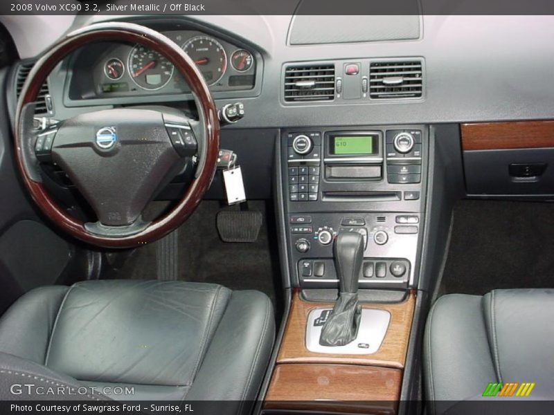 Silver Metallic / Off Black 2008 Volvo XC90 3.2