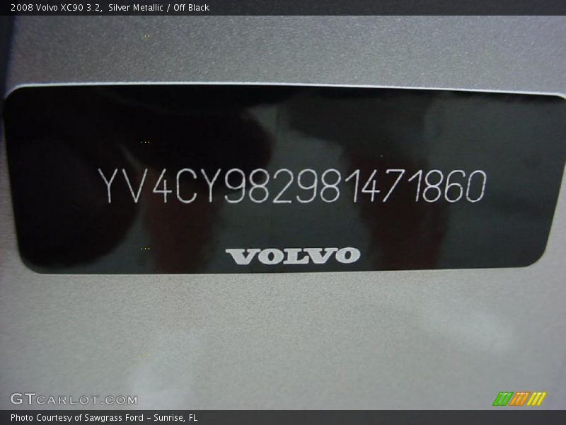 Silver Metallic / Off Black 2008 Volvo XC90 3.2