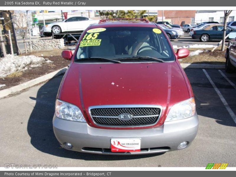 Ruby Red Metallic / Gray 2005 Kia Sedona EX
