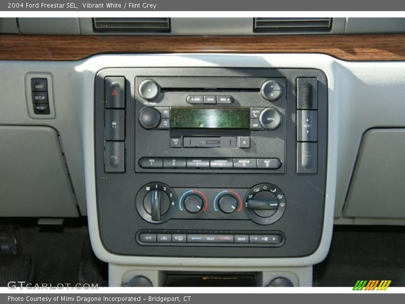 Vibrant White / Flint Grey 2004 Ford Freestar SEL