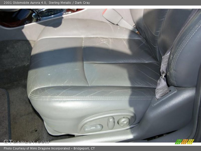 Sterling Metallic / Dark Gray 2001 Oldsmobile Aurora 4.0