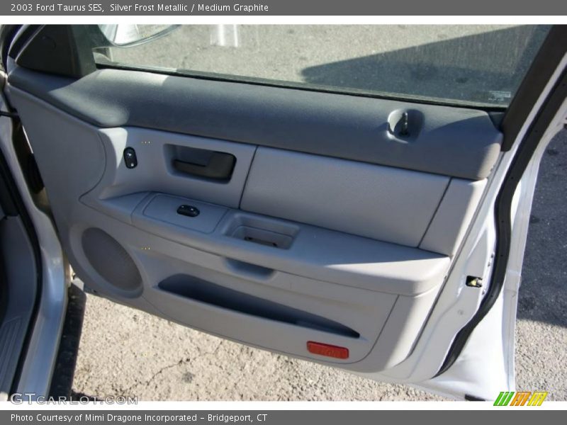 Silver Frost Metallic / Medium Graphite 2003 Ford Taurus SES