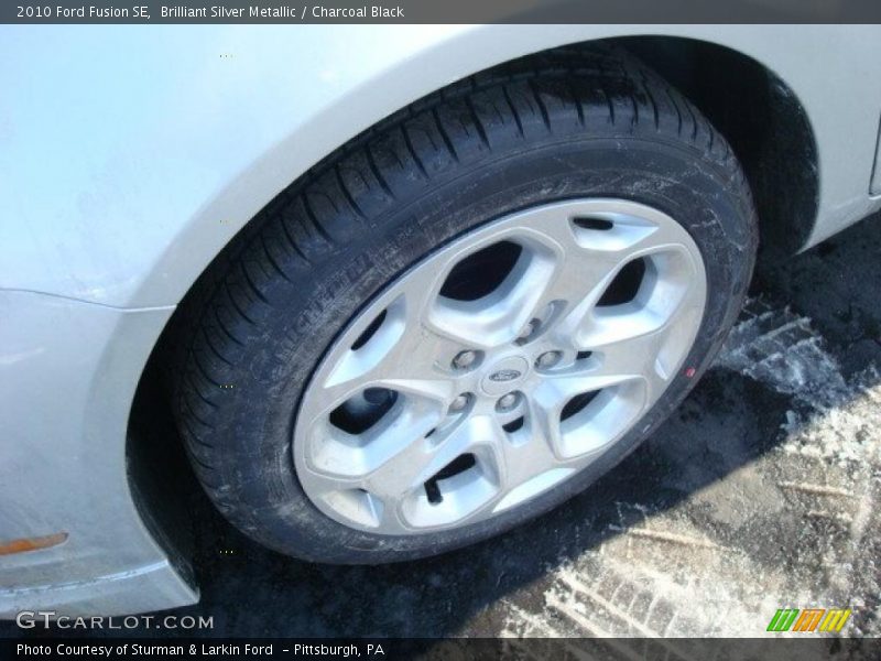 Brilliant Silver Metallic / Charcoal Black 2010 Ford Fusion SE