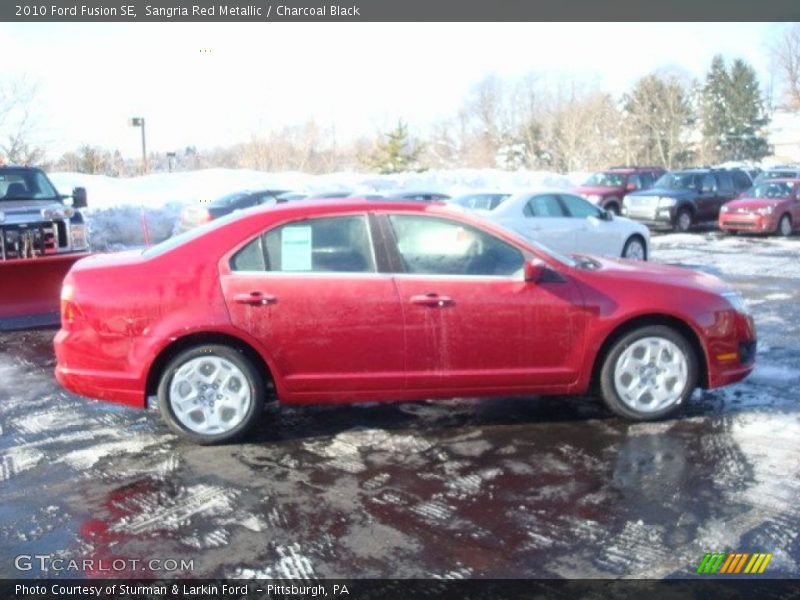 Sangria Red Metallic / Charcoal Black 2010 Ford Fusion SE