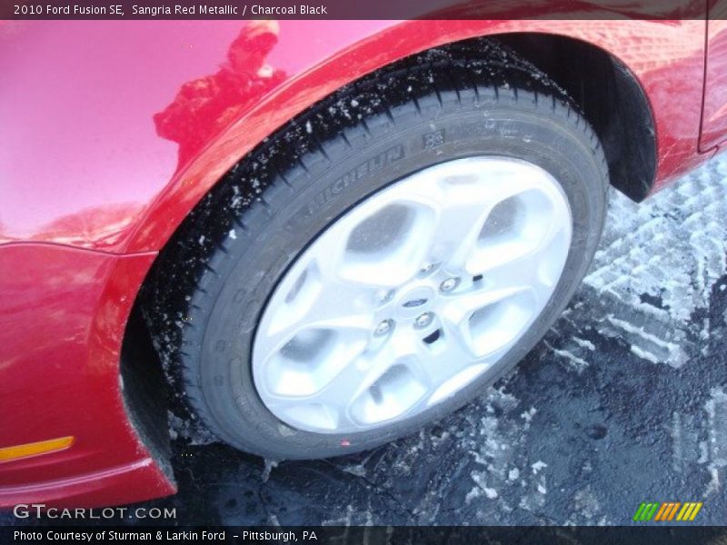 Sangria Red Metallic / Charcoal Black 2010 Ford Fusion SE