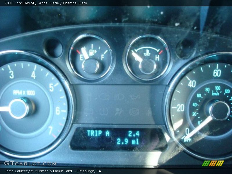 White Suede / Charcoal Black 2010 Ford Flex SE