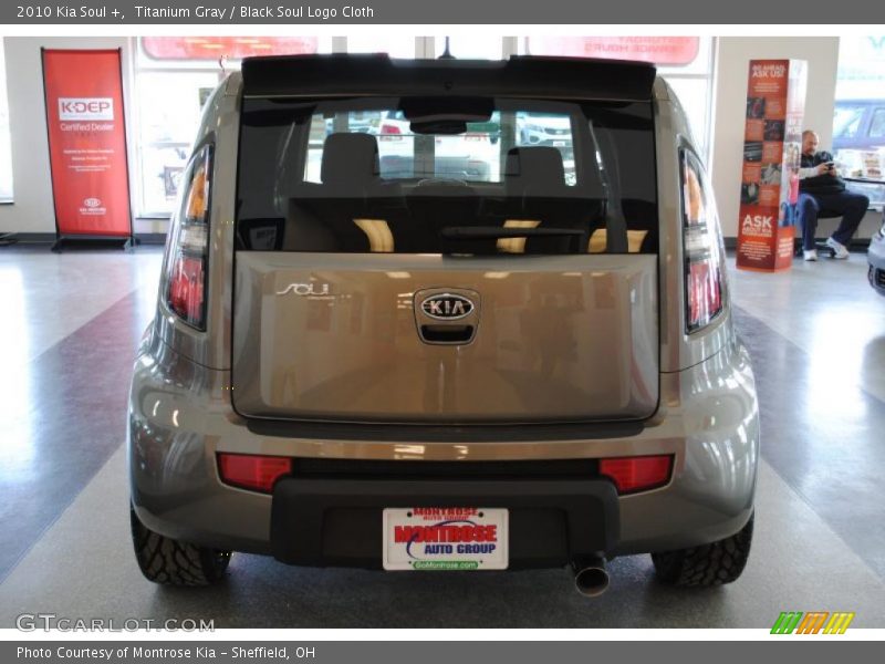 Titanium Gray / Black Soul Logo Cloth 2010 Kia Soul +