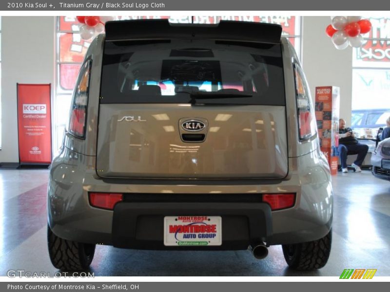 Titanium Gray / Black Soul Logo Cloth 2010 Kia Soul +