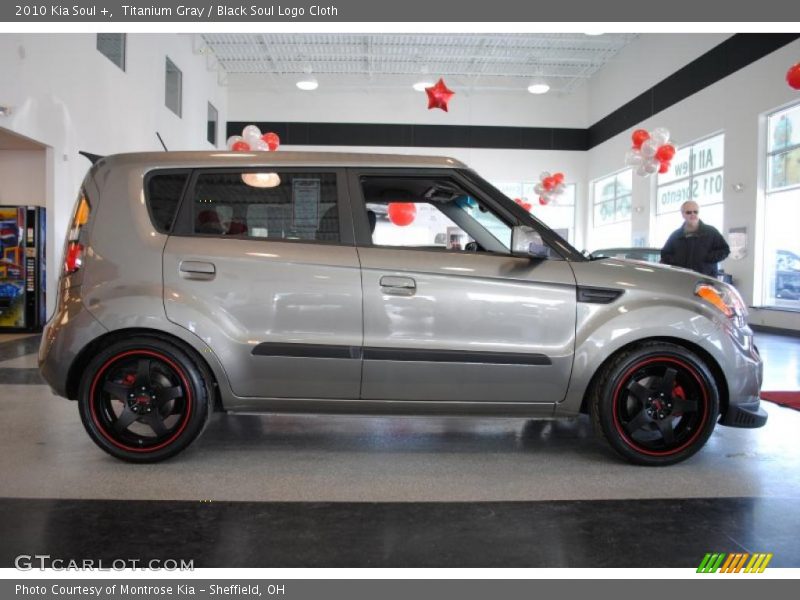 Titanium Gray / Black Soul Logo Cloth 2010 Kia Soul +