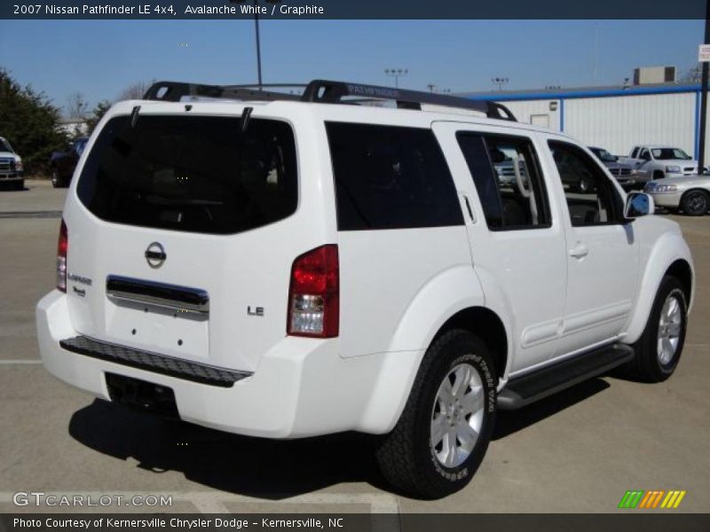 Avalanche White / Graphite 2007 Nissan Pathfinder LE 4x4
