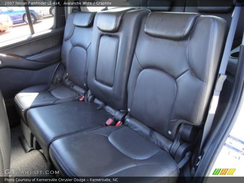 Avalanche White / Graphite 2007 Nissan Pathfinder LE 4x4